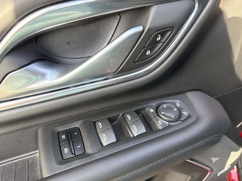 Used 2022 Chevrolet Tahoe Z71 w/ Luxury Package image 19