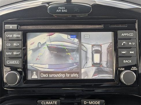 Used 2015 Nissan Juke SL image 24