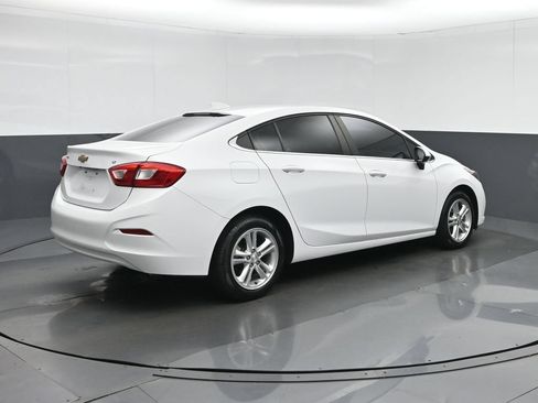 Used 2018 Chevrolet Cruze LT FWD image 7