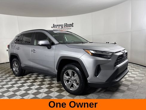 Used 2024 Toyota RAV4 XLE w/ Convenience Package AWD/4WD image 4