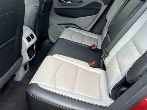 Used 2023 GMC Terrain SLT AWD/4WD image 15