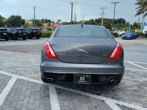 Used 2017 Jaguar XJ L Portfolio RWD image 4