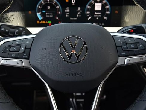 New 2026 Volkswagen Tiguan SE R-Line AWD/4WD image 18