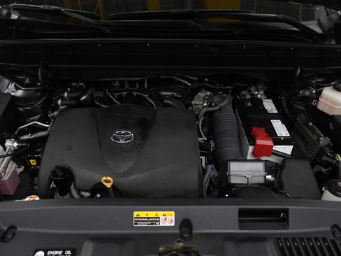 Used 2022 Toyota Highlander XLE image 30