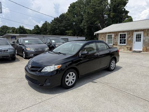 Used 2013 Toyota Corolla L FWD image 3