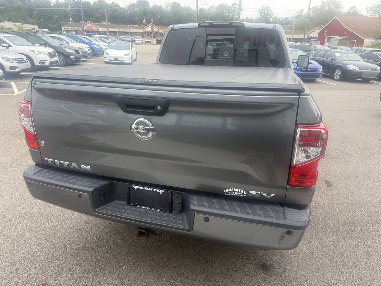 Used 2017 Nissan Titan SV RWD image 9