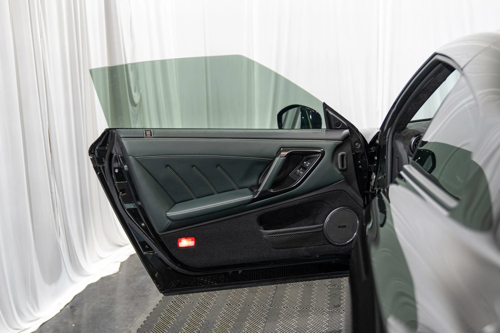 Used 2024 Nissan GT-R w/ T-Spec Takumi Edition AWD/4WD image 11
