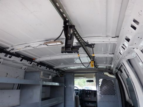 Used 2013 Chevrolet Express 1500 RWD image 7