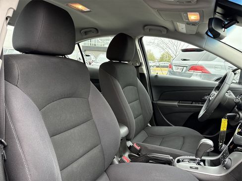 Used 2016 Chevrolet Cruze Eco image 18