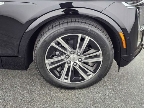 New 2026 Cadillac Lyriq Luxury image 9