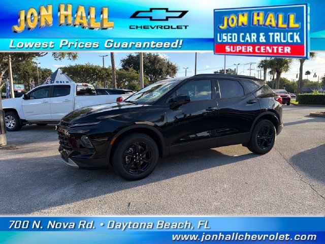 Used 2025 Chevrolet Blazer LT w/ Midnight/Sport Edition FWD image 2