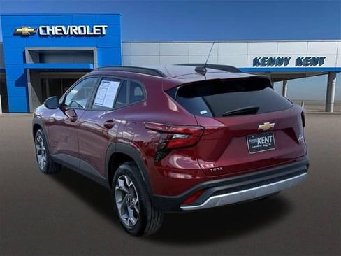 Certified 2025 Chevrolet Trax LT w/ Driver Confidence Package FWD image 31