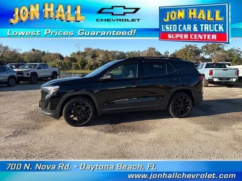 Used 2020 GMC Terrain SLE w/ Driver Convenience Package image 3