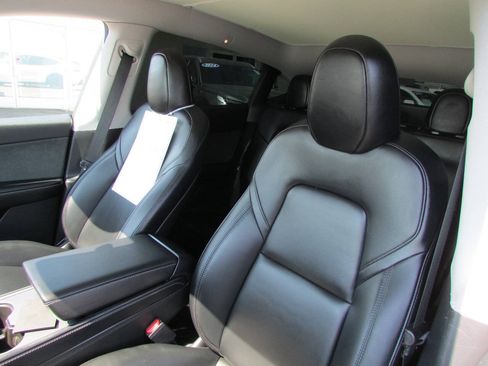 Used 2023 Tesla Model Y Long Range AWD/4WD image 14