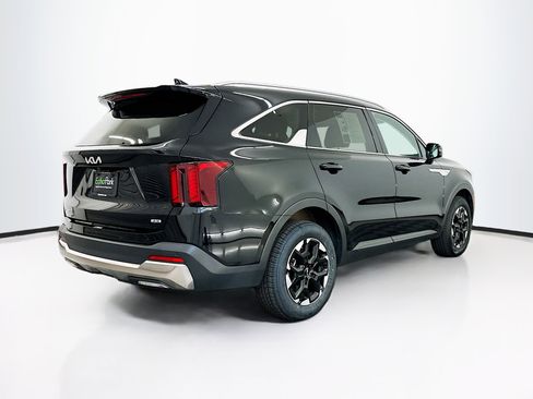 Used 2024 Kia Sorento S image 9