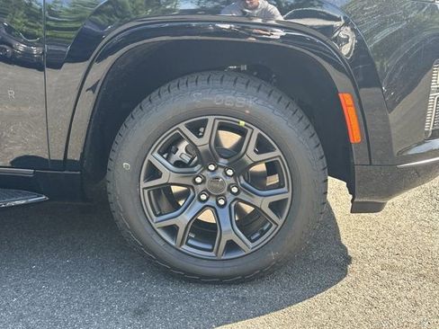 New 2026 Jeep Grand Wagoneer 4WD image 13