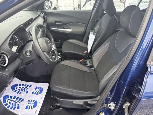 Used 2018 Nissan Kicks SV image 17