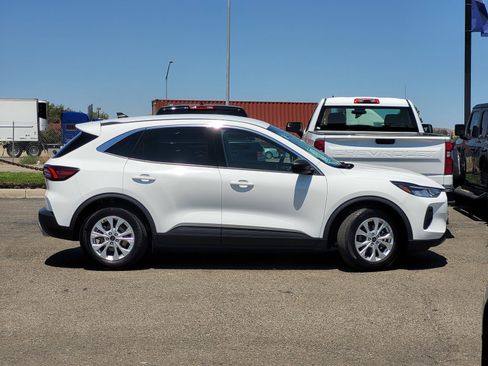Used 2023 Ford Escape Active image 3