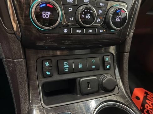 Used 2017 Buick Enclave Premium AWD/4WD image 18