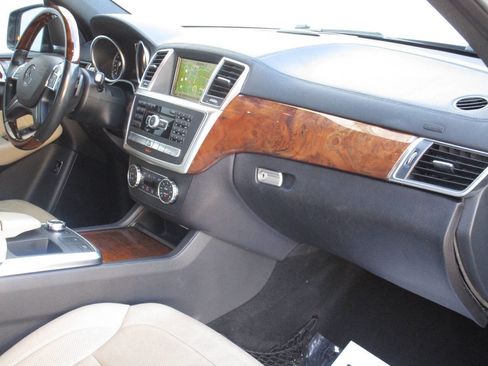 Used 2015 Mercedes-Benz GL 320 BlueTEC 4MATIC image 7