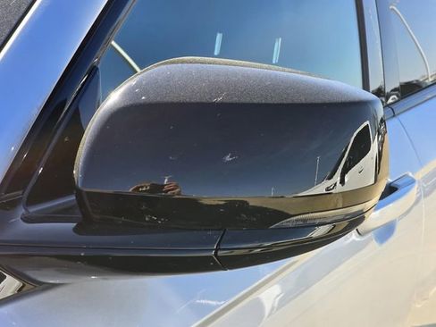 Used 2024 Jeep Grand Cherokee L Laredo image 3