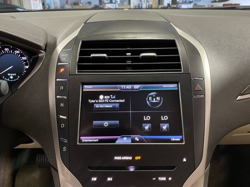 Used 2016 Lincoln MKZ FWD image 22