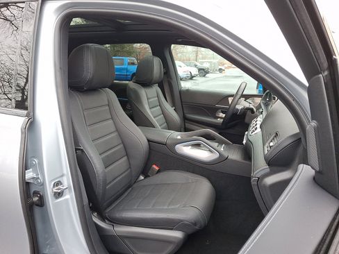 Used 2024 Mercedes-Benz GLE 450 4MATIC image 3