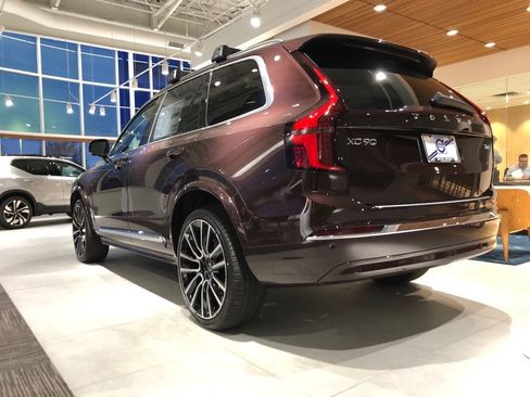 New 2026 Volvo XC90 B6 Plus w/ Protection Package Premier image 4
