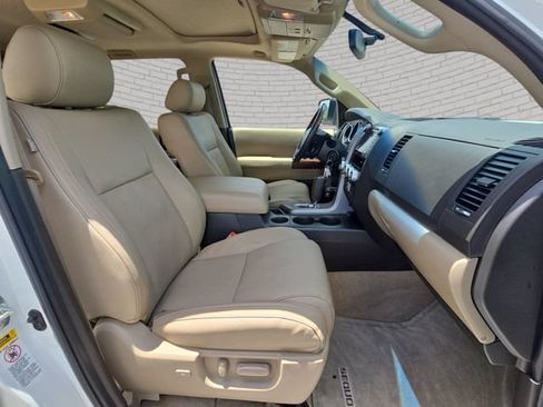 Used 2010 Toyota Sequoia Platinum RWD image 11