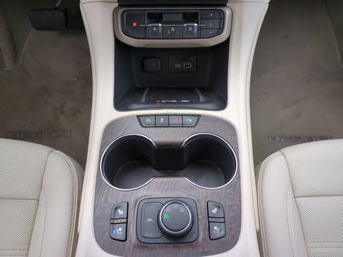 Used 2023 GMC Acadia Denali AWD/4WD image 22
