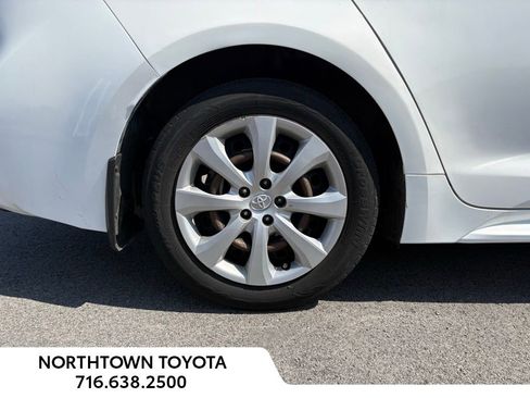 Used 2021 Toyota Corolla LE w/ Carpet Mat Package (TMS) image 9