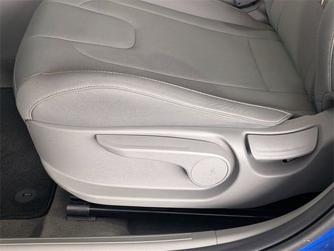 Used 2025 Hyundai Elantra Sport image 12