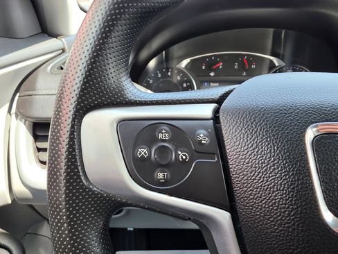 Used 2024 GMC Terrain SLE FWD image 21