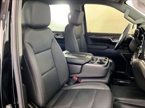 Used 2024 Chevrolet Silverado 1500 LT AWD/4WD image 9