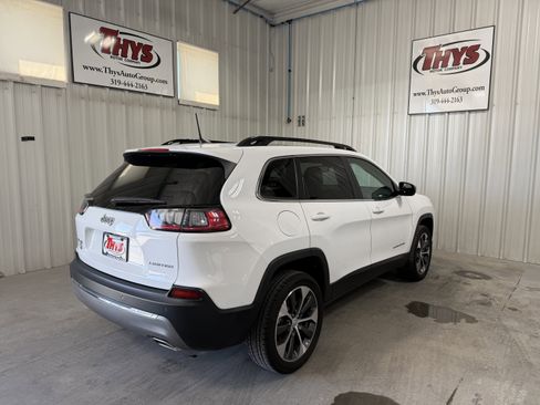 Used 2022 Jeep Cherokee Limited w/ Elite Package AWD/4WD image 3