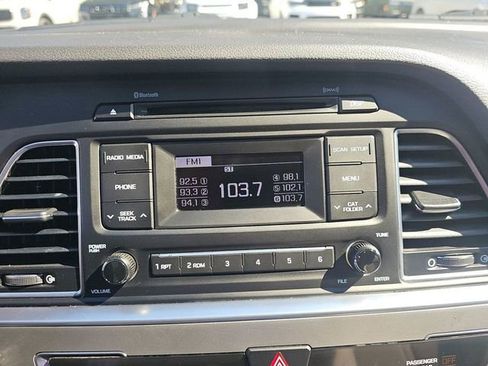 Used 2017 Hyundai Sonata SE FWD image 14