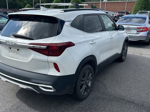 Certified 2023 Kia Seltos S w/ Navigation Package AWD/4WD image 4