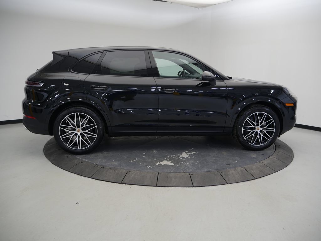 Certified 2026 Porsche Cayenne AWD/4WD image 8