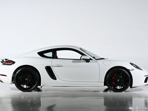 Used 2018 Porsche 718 Cayman S RWD image 9