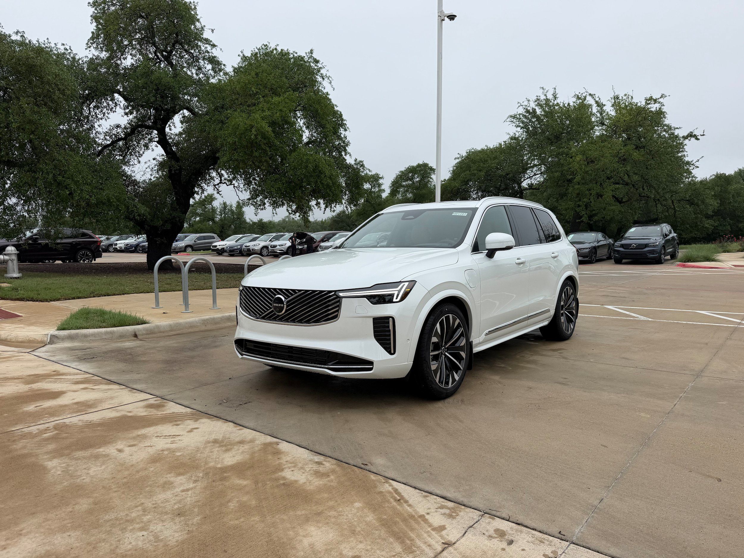 New 2026 Volvo XC90 T8 Ultra w/ Lounge Package AWD/4WD image 2