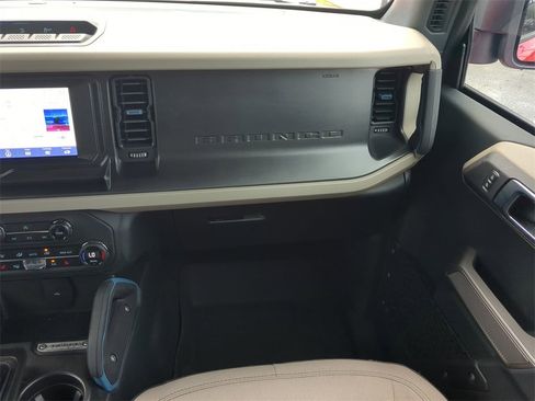 Used 2023 Ford Bronco Wildtrak image 25