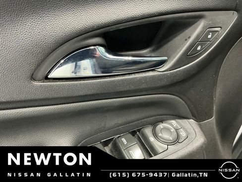 Used 2020 Chevrolet Equinox LT FWD image 12