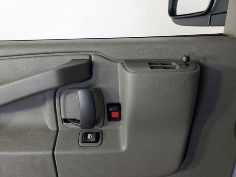 New 2026 Chevrolet Express 2500 w/ Driver Convenience Package image 30