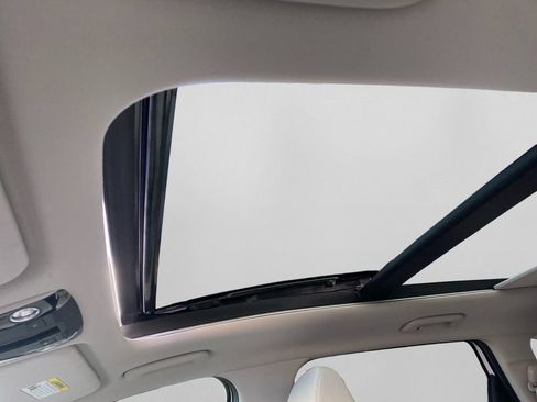 Used 2025 Kia Sorento EX w/ Panoramic Sunroof Package FWD image 13