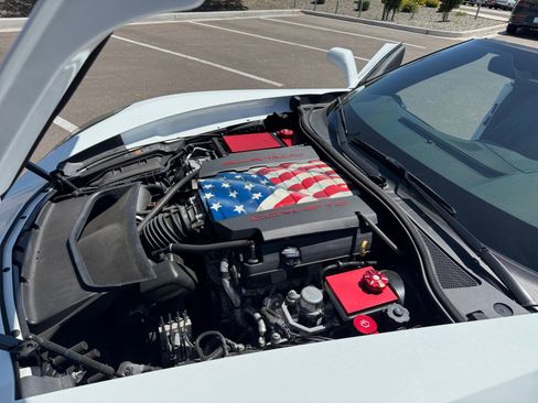 Used 2019 Chevrolet Corvette Stingray Coupe w/ 1LT RWD image 21