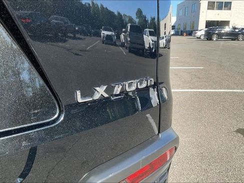 Used 2025 Lexus LX 700h Overtrail w/ Accessory Package (Z1) AWD/4WD image 24