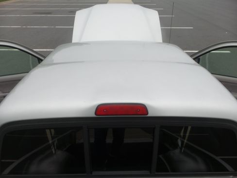 Used 2004 Toyota Tacoma XtraCab automatic SR5 image 92