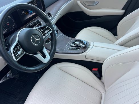 Used 2019 Mercedes-Benz E 300 image 4