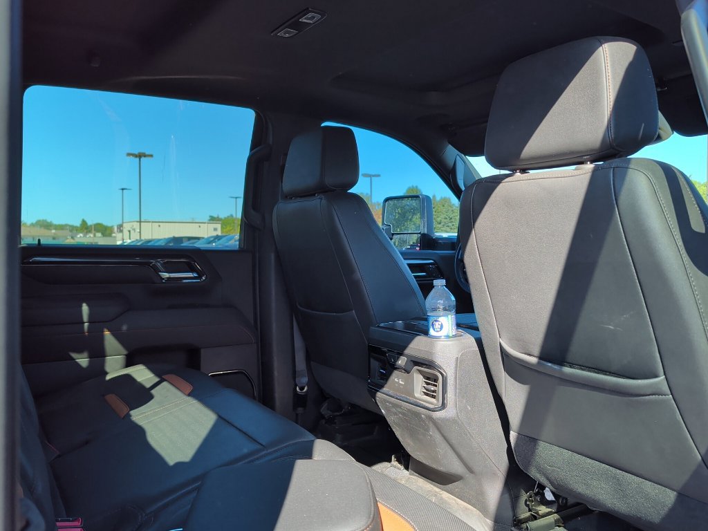 Used 2024 GMC Sierra 2500 AT4 w/ AT4 Premium Plus Package AWD/4WD image 10