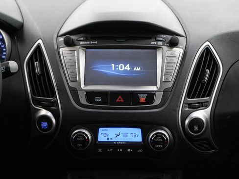 Used 2013 Hyundai Tucson Limited w/ Premium Pkg FWD image 16